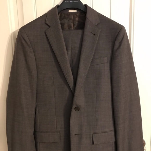 Taupe Joseph Abboud suit - Picture 1 of 3